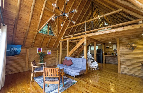 Medellin Cabin | Hermosa Cabaña Tipo Chalet en Santa Elena