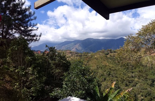 Santa Teresa House | Hermosa casa con maravillosas vistas de la naturaleza