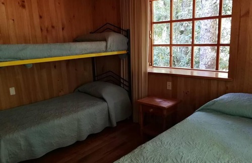 Pucon House | Hermosa casa con orilla de lago Caburgua
