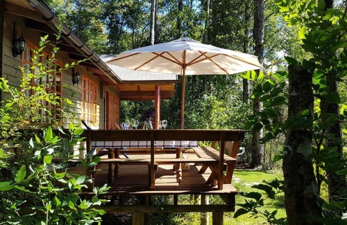 Pucon House | Hermosa casa con orilla de lago Caburgua