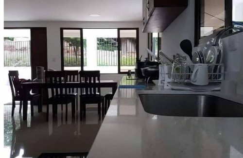 Matapalo House | Hermosa Casa de Lujo Para 18 Personas con Piscina