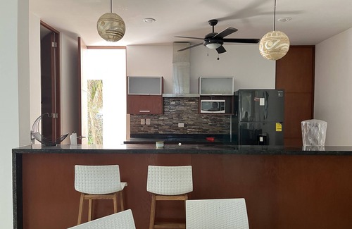 Miramar House | Hermosa Casa Moderna a la Orilla del Mar