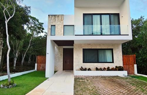 Akumal Villa | Hermosa Villa en Tulum Country Club acceso a playa