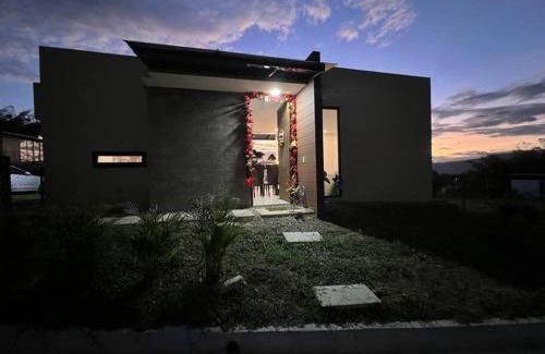 La Mesa House | Hermosa y Moderna Casa Campestre