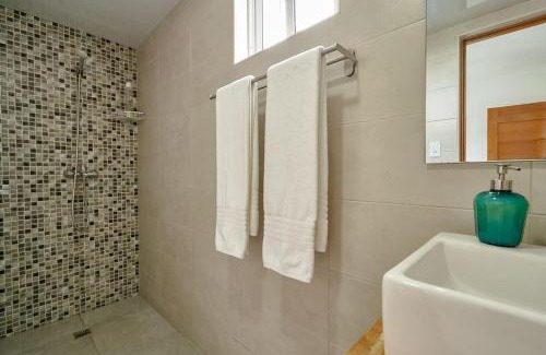Bella Vista Apartment | Hermoso y moderno apto en Bella Vista, 9 personas, piscina.