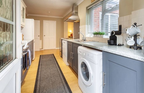 Castle Acre Apartment | Heron Cottage - sleeps 4 guests in 2 bedrooms