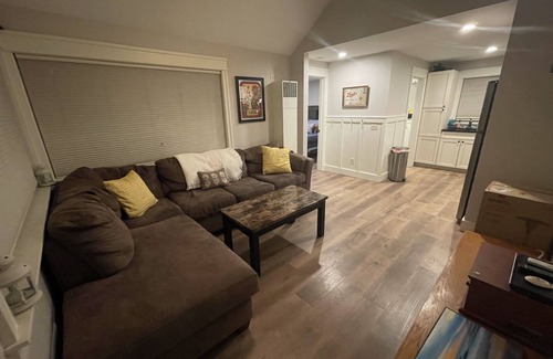 Newaygo Cottage | Hess Lake Hideout-Cottage on Hess Lake-1 bed-1bath