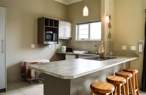 Vineta Apartment | Heuschneider Platz 3 bedroom Self Catering Accommodation