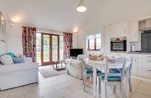 Ewhurst Green House | Hexden Lea - One Bedroom House, Sleeps 2