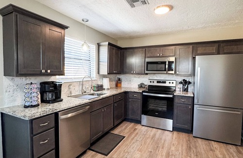 Cache House | Hey, Porter: New, Remodeled, Modern, Clean 3BR NR Lawton Ft Sill/Wichita Mts