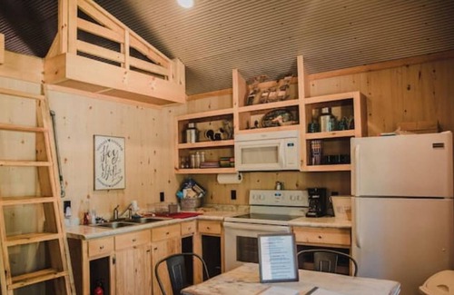 Ellisville Cabin | Hey Y’all
