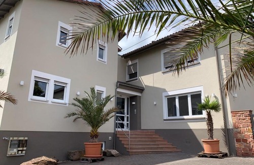 Neustadt-Hambach Hotel | HGH - Hotel Garni Helbig