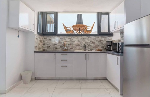 Logaras House | HH Bluewater | Luxury house by the sea