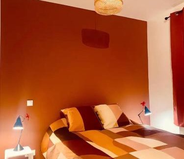Montargis Apartment | Hibiscus - Balnéo - Netflix & Chill