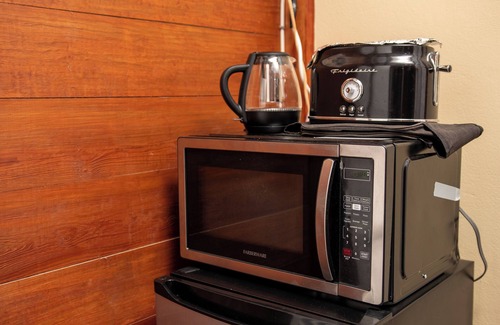 Gros Islet Cabin | Hibiscus Cabin - Cozy Getaway in peaceful Gros Islet