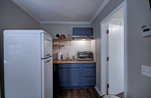 Tougaloo Apartment | Hickory Suite: Luxury Studio in Safe/Central Location by WholeFoods & Hospitals