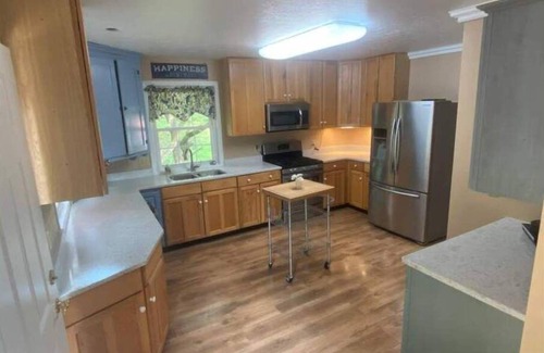 Mount Storm House | Hidden Bliss-Large 4 bedroom home at Mt Storm Lake