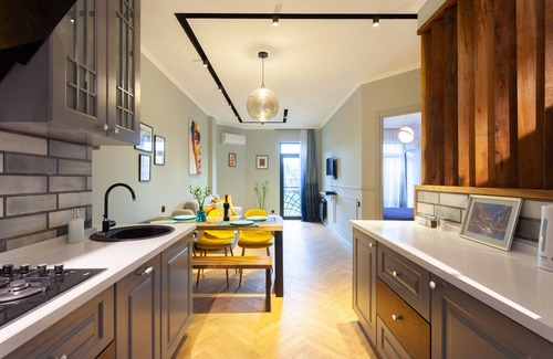Vera Apartment | Hidden Gem by Marjanisvhili Theater