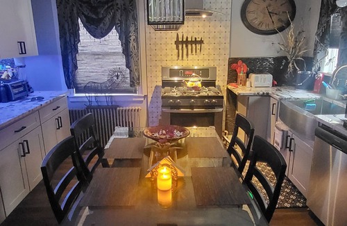 Ambridge House | Hidden Gem Estates. Beautiful, spacious, quiet home. Pet & Family friendly.