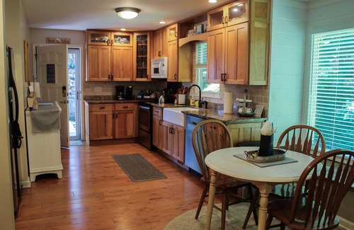 Dawsonville House | Hidden Gem on Lake Lanier in North GA Mtns-Warm Weather Fun, Ready When You Are!