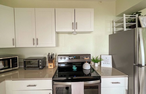 Flag Hill Apartment | HIDDEN GEM! Perfect for Romantic Couples Getaway