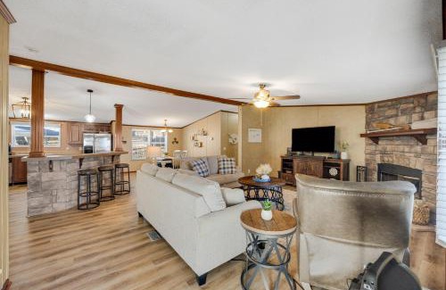 Newberry Shores House | Hidden Lake Gem