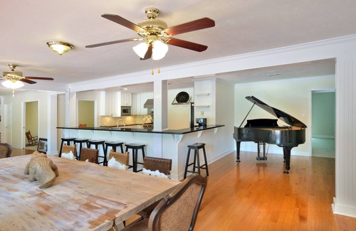 Gainesville House | Hidden Lake Vacation Club AND Carriage House - Sleeps 18!