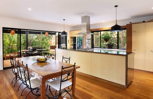 Alexandra Headland House | Hidden Oasis, only 300m to beach