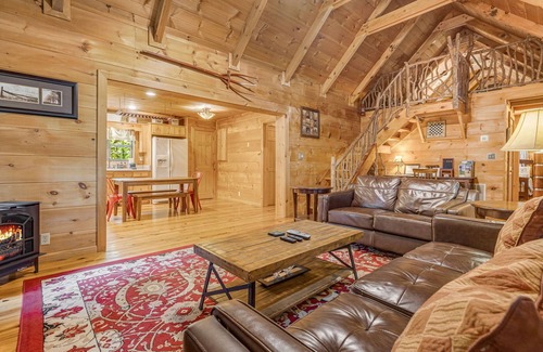 Alexander Cabin | Hidden Pond | Hot Tub, Fire Pit + Biltmore Pass | $75 Off 3-Night Stay!