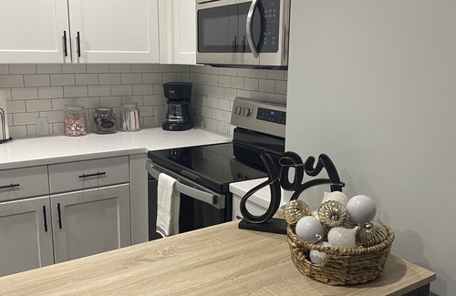 Taylorville Apartment | Hideaway blocks from downtown.