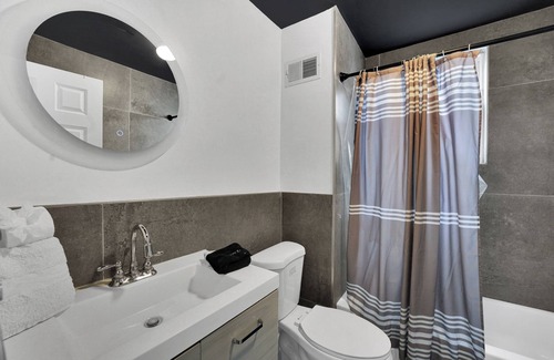 Ampere Apartment | Hideaways in quite oranges neighborhood