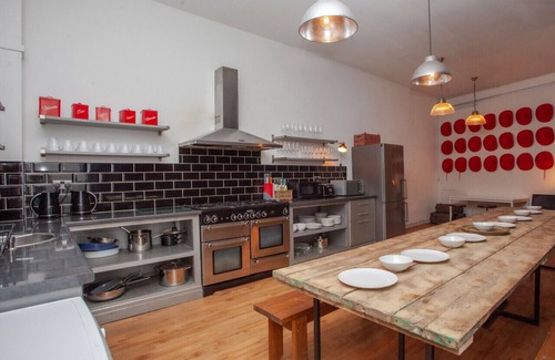 Butetown House | higgihaus 107 Sleeps up to 22 Hens Stags