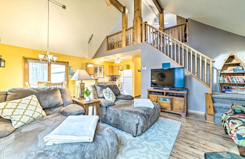 Higgins Lake Cottage | Higgins Lake Retreat - Hike, Swim, Relax!