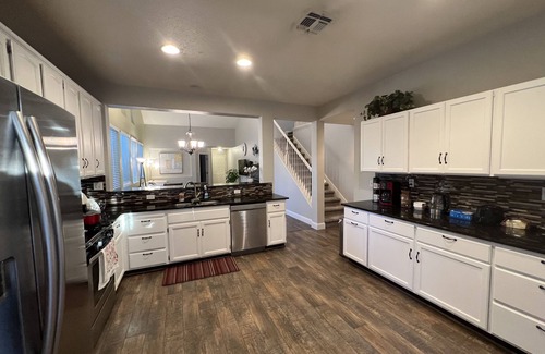 Elk Grove Villa | High Ceiling & Amazing backyard & family Kids friendly