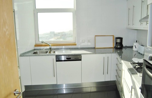 Parque das Nacoes Apartment | High Floor Apartment in Tower with River View Parque Nacoes Expo11