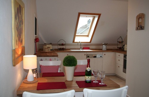 Rinteln Apartment | High quality furnished idyllic country house apartment in historic Rinteln