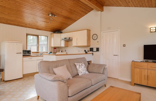 St Minver Cottage | HIGH TIDE, pet friendly, character holiday cottage, with pool in Rock