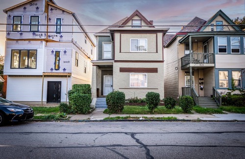 East Liberty Apartment | 💜Highland Park Hideaway - Private Deck Space and Free Parking💜