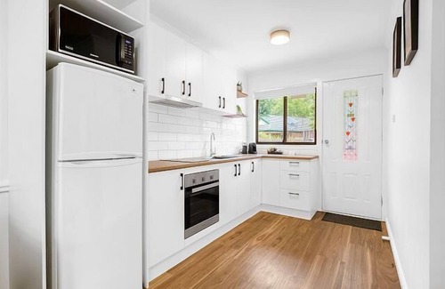 Bright Apartment | Highland Valley Cottage 4