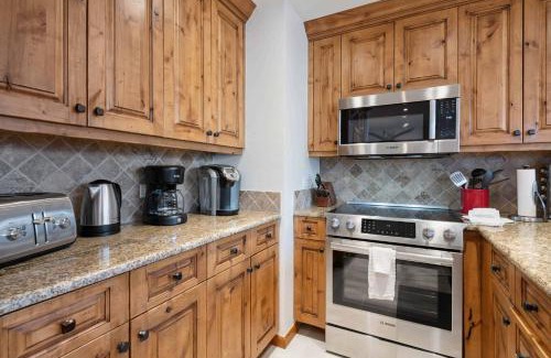 Beaver Creek Apartment | Highlands Lodge 303 by East West Hospitality
