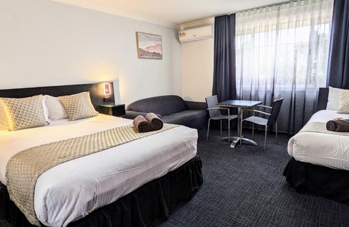 Oberon Hotel | Highlands Motor Inn