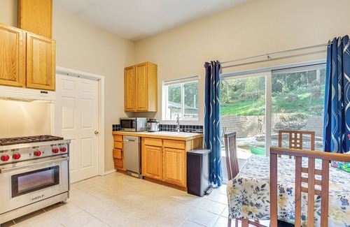 Issaquah House | Hike & Explore: Guest Suite w/Deck in Issaquah