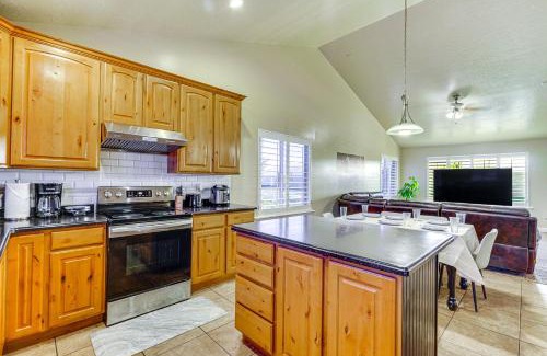 South Jordan House | Hike, Golf and Ski Family Home in South Jordan