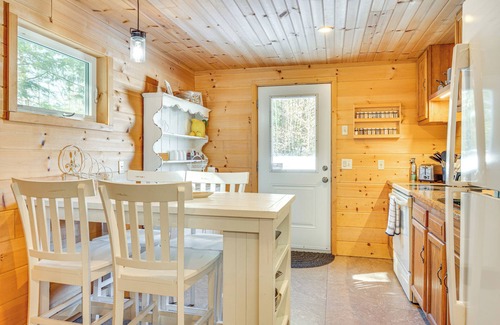 Alton Cabin | Hiking & Snowmobile Trails On-Site: Alton Retreat!