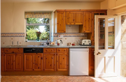 Dowdeswell Cottage | Hilcot Farmhouse - pet-friendly rural farm retreat near Cheltenham