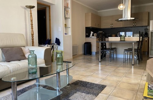 Comps-sur-Artuby House | Hiljainen Mökki Kylässä
