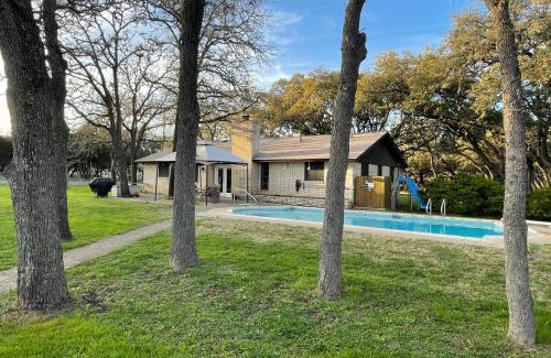 Cross Mountain House | Hill Country House & Pool - Fiesta Texas Sea World