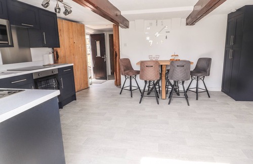 Nantwich Cottage | HILL FARM, pet friendly, character holiday cottage in Wrenbury