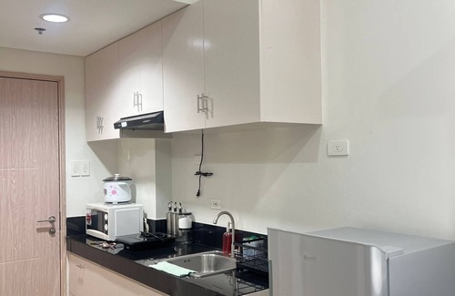 Caloocan Condo | Hill Residence by Sarah Rentals