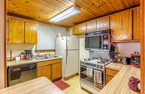 Waynesboro Cottage | Hill Top Retreat Cottage With Amazing Views